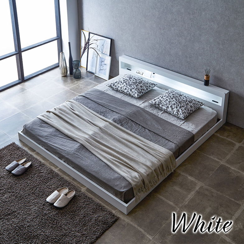 【ポイント10倍】レスター ローベッド キング 高密度バリューポケットコイルマットレス付き 木製 棚付き LED照明 コンセント すのこ ブラック ホワイト | 【大型家具配送】