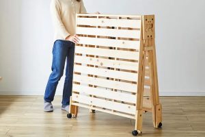 ワンルームに！来客用に！コンパクトに折りたためるベッドがおすすめ